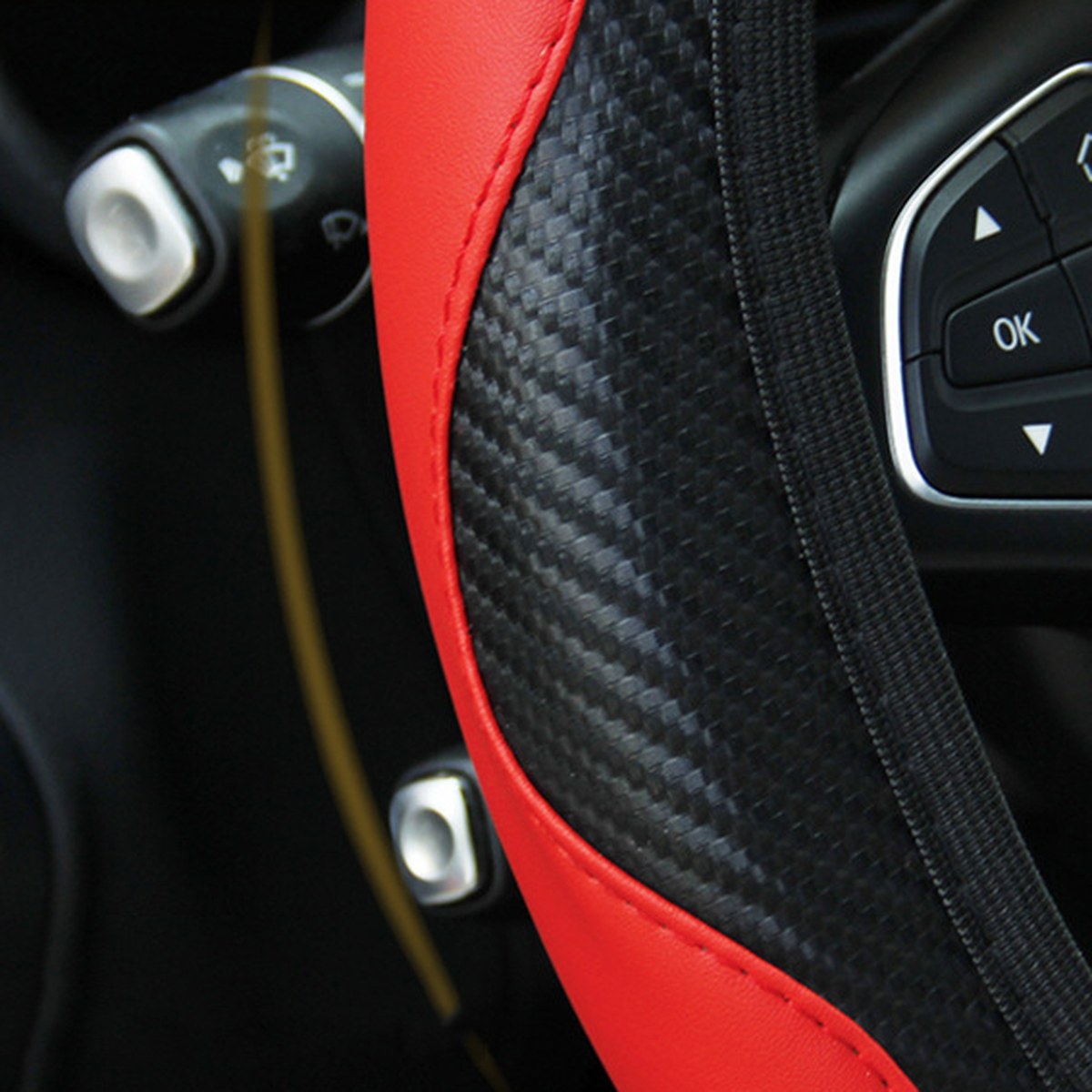 Detail van de carbonlook van de stuurhoes