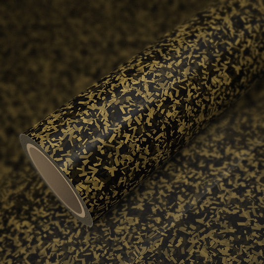 Rol forged carbon goud glans op een vel van dezelfde folie