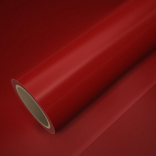 Rol rood glans op een vel van dezelfde folie